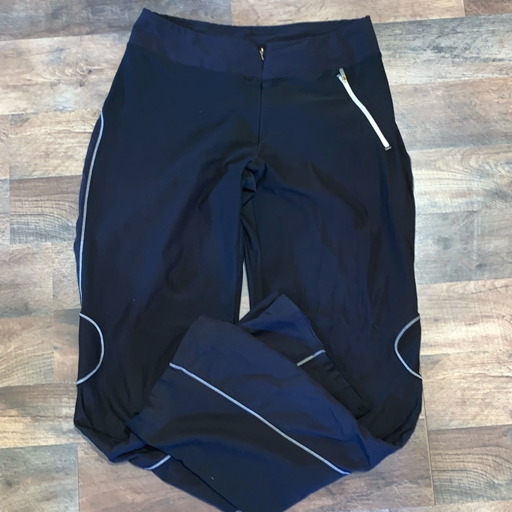 Nike Dri-Fit Black and White Yoga/Running/Workout Pants.  Size M/Medium.